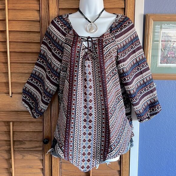 Flowy Boho Tribal Pattern Laced V Top 3/4 Sleeves - Picture 1 of 10